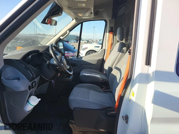 2019 Ford Transit z VIN 1FTYR2CG7KKA96911, wystawiony jako IAAI lot #42566551 z przebiegiem 207 807 mil mil oraz . Historia ofert i sprzedaży dostępna na DreamBid. Obrazek 31.