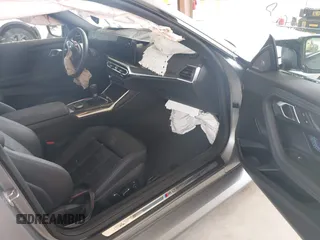 2024 BMW M2 z VIN 3MF13DM08R8E83248, wystawiony jako IAAI lot #42272913 z przebiegiem 4 647 mil mil oraz . Historia ofert i sprzedaży dostępna na DreamBid. Obrazek 5.
