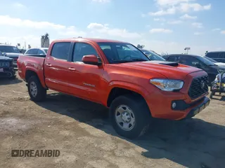 2017 Toyota Tacoma SR with VIN 5TFAX5GN1HX103476, listed as a IAAI auction lot 41555651 with 71,076 mi miles. Bid and sale history available at carsss.com. Image 1.