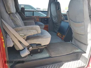 1997 Ford Econoline Commercial with VIN 1FDEE14L4VHA39454, listed as a IAAI auction lot 41835635 with 130,062 mi miles. Bid and sale history available at carsss.com. Image 8.