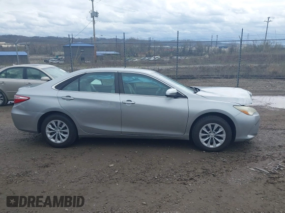 2015 Toyota Camry XLE with VIN 4T4BF1FK4FR498406, listed as a IAAI auction lot 41945968 with 178,070 mi miles. Bid and sale history available at carsss.com. Image 13.