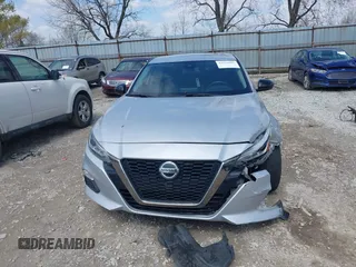 2020 Nissan Altima SR with VIN 1N4BL4CV3LC132192, listed as a IAAI auction lot 41936605 with 105,719 mi miles and . Bid and sale history available at carsss.com. Image 12.