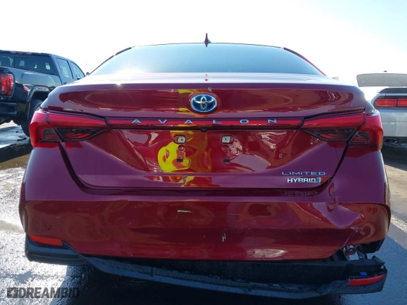 2019 Toyota Avalon Hybrid Limited with VIN 4T1B21FB8KU010221, listed as a IAAI auction lot 41470592 with 100,869 mi miles. Bid and sale history available at carsss.com. Image 16.