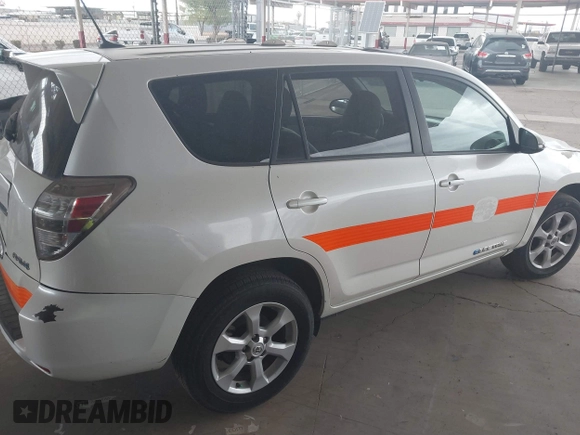 2014 Toyota RAV4 with VIN 2T3YL4DV3EW003050, listed as a IAAI auction lot 41743396 with 63,174 mi miles and . Bid and sale history available at carsss.com. Image 4.