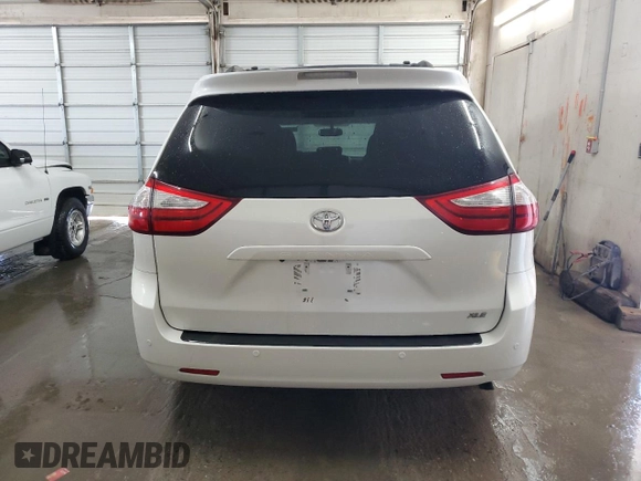 2015 Toyota Sienna XLE with VIN 5TDYK3DC4FS667923, listed as a Copart auction lot 86730854 with 62,486 mi miles and Salvage Title. Bid and sale history available at DreamBid. Image 6.