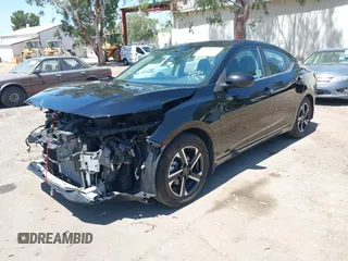 2024 Nissan Sentra SV z VIN 3N1AB8CV9RY271391, wystawiony jako IAAI lot #42506867 z przebiegiem 15 955 mil mil oraz . Historia ofert i sprzedaży dostępna na DreamBid. Obrazek 2.