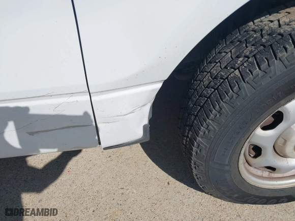 2014 Ford F-150 XL with VIN 1FTMF1CM6EKD83555, listed as a IAAI auction lot 41540710 with 122,107 mi miles. Bid and sale history available at carsss.com. Image 6.