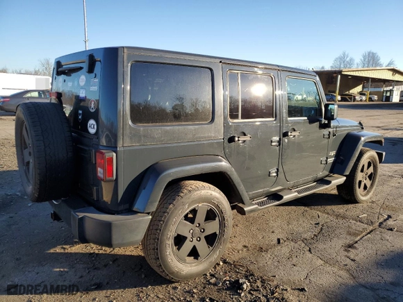 2018 Jeep Wrangler JK Unlimited Sahara with VIN 1C4BJWEG1JL924669, listed as a Copart auction lot 81829833 with 102,145 mi miles. Bid and sale history available at carsss.com. Image 3.