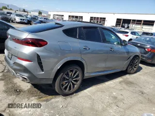 2025 BMW X6 xDrive40i z VIN 5UX33EX03S9X00132, wystawiony jako Copart lot #56373235 z przebiegiem Nie podano mil oraz Tytuł czysty. Historia ofert i sprzedaży dostępna na DreamBid. Obrazek 3.