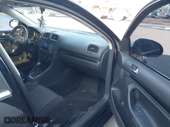 2013 Volkswagen Jetta TDI w/Sunroof & Nav with VIN 3VWPL7AJ8DM689372, listed as a IAAI auction lot 42562342 with 245,673 mi miles and . Bid and sale history available at DreamBid. Image 5.