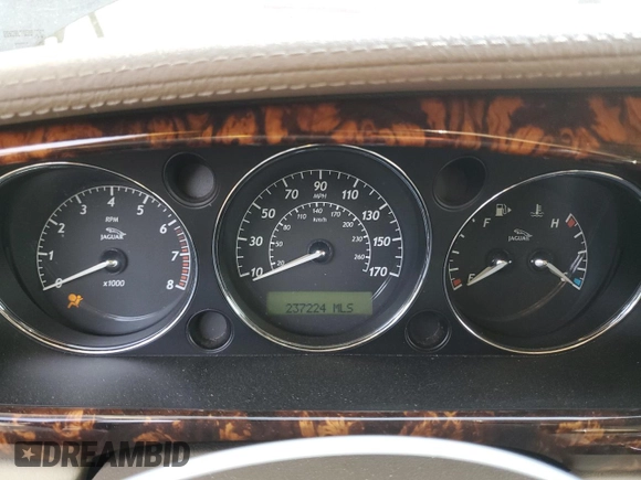 2005 Jaguar XJ Vanden Plas with VIN SAJWA82C55SG43618, listed as a Copart auction lot 47848515 with 237,224 mi miles and Salvage Title. Bid and sale history available at carsss.com. Image 9.