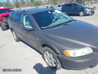 2006 Volvo XC70 with VIN YV4SZ592561208469, listed as a IAAI auction lot 41489476 with 245,782 mi miles. Bid and sale history available at carsss.com. Image 6.