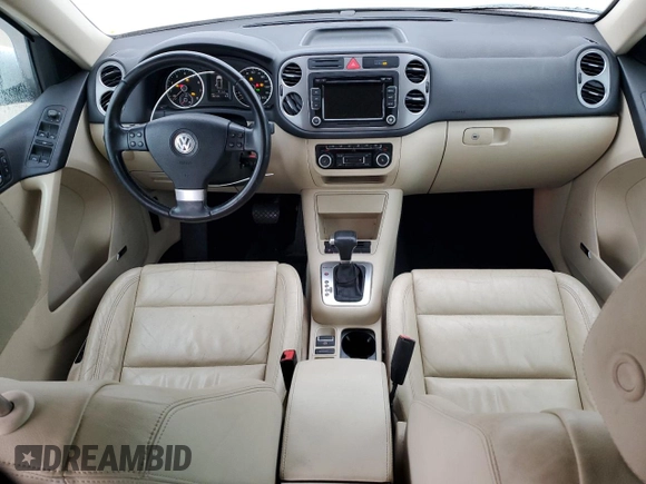 2010 Volkswagen Tiguan SEL with VIN WVGBV7AX8AW530953, listed as a Copart auction lot 81807704 with 146,558 mi miles and Salvage Title. Bid and sale history available at DreamBid. Image 8.