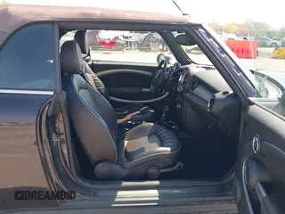 2012 MINI Convertible S с VIN WMWZP3C52CT550179, выставлен на аукционе IAAI как лот 42046285 с пробегом 87 718 миль миль и . История ставок и продаж доступна на DreamBid. Изображение 5.