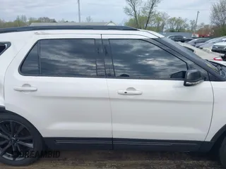 2018 Ford Explorer XLT with VIN 1FM5K8D81JGA17361, listed as a IAAI auction lot 41845265 with 105,891 mi miles and . Bid and sale history available at carsss.com. Image 13.