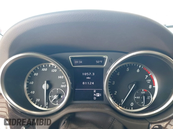 2012 Mercedes-Benz M ML 350 with VIN 4JGDA5HB1CA013738, listed as a IAAI auction lot 42024949 with 81,124 mi miles. Bid and sale history available at carsss.com. Image 7.