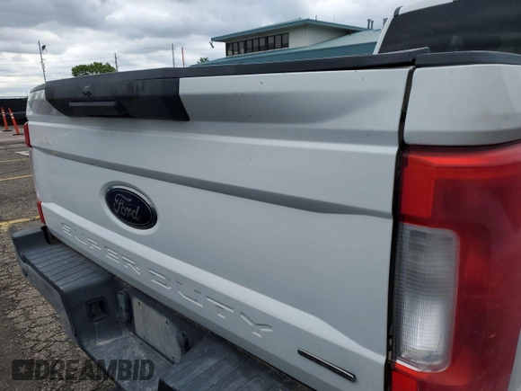 2018 Ford F-350 Platinum with VIN 1FT7W3B60JEB74705, listed as a IAAI auction lot 42679244 with 128,227 mi miles and . Bid and sale history available at DreamBid. Image 17.