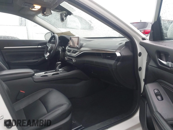 2019 Nissan Altima SL with VIN 1N4BL4EW3KN312958, listed as a IAAI auction lot 41958014 with 50,983 mi miles and . Bid and sale history available at carsss.com. Image 5.