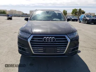 2018 Audi Q7 Premium Plus z VIN WA1LHAF77JD042203, wystawiony jako Copart lot #63196135 z przebiegiem 57 280 mil mil oraz Szkoda całkowita • Salvage title. Historia ofert i sprzedaży dostępna na DreamBid. Obrazek 5.
