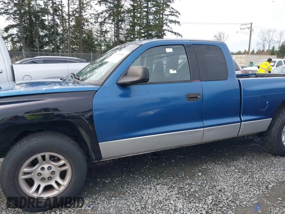 2001 Dodge Dakota Sport with VIN 1B7GL22N61S345811, listed as a IAAI auction lot 41676836 with 189,484 mi miles. Bid and sale history available at carsss.com. Image 14.