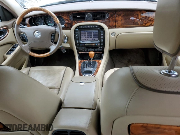 2008 Jaguar XJ Vanden Plas with VIN SAJWA82BX8SH27607, listed as a Copart auction lot 60913674 with 51,951 mi miles and Salvage Title. Bid and sale history available at carsss.com. Image 8.