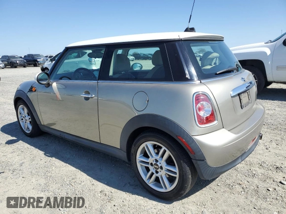 2011 MINI Hardtop z VIN WMWSU3C50BT182450, wystawiony jako Copart lot #48638415 z przebiegiem 119 471 mil mil oraz Czysty tytuł • Clean title. Historia ofert i sprzedaży dostępna na DreamBid. Obrazek 2.