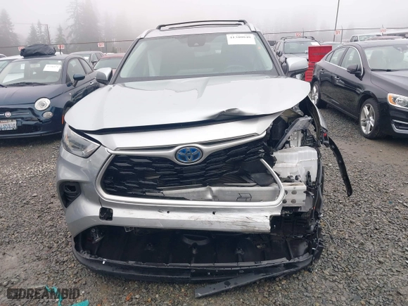 2023 Toyota Highlander Hybrid XLE with VIN 5TDKBRCH3PS118916, listed as a IAAI auction lot 41300848 with 23,981 mi miles. Bid and sale history available at carsss.com. Image 13.