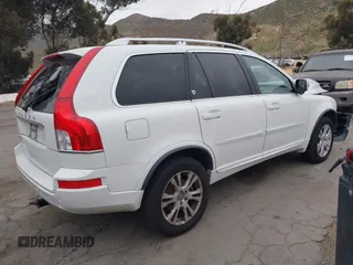 2014 Volvo XC90 with VIN YV4952CY6E1702554, listed as a IAAI auction lot 42073221 with 151,089 mi miles. Bid and sale history available at carsss.com. Image 4.