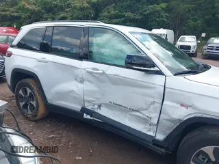 2024 Jeep Grand Cherokee с VIN 1C4RJYB60R8518323, выставлен на аукционе IAAI как лот 42462599 с пробегом 56 463 миль миль и . История ставок и продаж доступна на DreamBid. Изображение 6.
