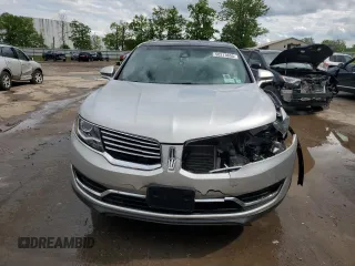 2016 Lincoln MKX Reserve z VIN 2LMTJ8LR5GBL29000, wystawiony jako Copart lot #58273655 z przebiegiem 130 643 mil mil oraz Szkoda całkowita • Salvage title. Historia ofert i sprzedaży dostępna na DreamBid. Obrazek 5.