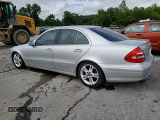 2005 Mercedes-Benz E 500 z VIN WDBUF83J85X177556, wystawiony jako Copart lot #60916214 z przebiegiem 185 915 mil mil oraz Szkoda całkowita • Salvage title. Historia ofert i sprzedaży dostępna na DreamBid. Obrazek 2.