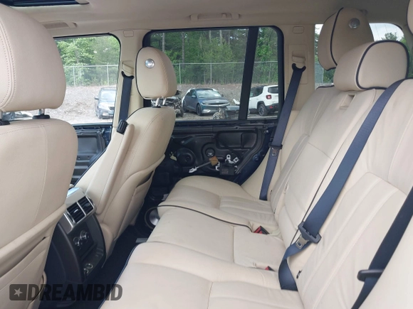 2011 Land Rover Range Rover HSE z VIN SALME1D48BA353677, wystawiony jako IAAI lot #42307656 z przebiegiem 119 810 mil mil oraz . Historia ofert i sprzedaży dostępna na DreamBid. Obrazek 8.