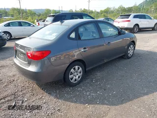 2009 Hyundai Elantra SE z VIN KMHDU46D49U674676, wystawiony jako IAAI lot #42411018 z przebiegiem 107 655 mil mil oraz . Historia ofert i sprzedaży dostępna na DreamBid. Obrazek 4.