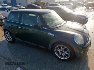 2007 MINI Hardtop S with VIN WMWMF73507TT86117, listed as a Copart auction lot 54372025 with 101,871 mi miles and Clean Title. Bid and sale history available at DreamBid. Image 4.