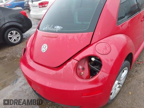 2006 Volkswagen New Beetle Coupe with VIN 3VWRW31C46M409251, listed as a IAAI auction lot 41413298 with 129,972 mi miles. Bid and sale history available at carsss.com. Image 13.