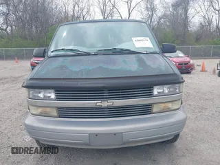 1997 Chevrolet Astro with VIN 1GNDM19W9VB205001, listed as a IAAI auction lot 42002535 with 136,734 mi miles. Bid and sale history available at carsss.com. Image 12.