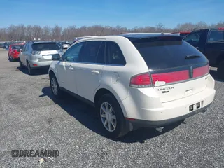 2007 Lincoln MKX with VIN 2LMDU68C37BJ22240, listed as a IAAI auction lot 41773667 with 191,570 mi miles. Bid and sale history available at carsss.com. Image 3.