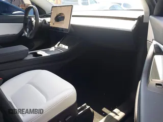 2022 Tesla Model Y Performance z VIN 7SAYGDEF0NF491586, wystawiony jako IAAI lot #42276747 z przebiegiem 117 203 mil mil oraz . Historia ofert i sprzedaży dostępna na DreamBid. Obrazek 5.