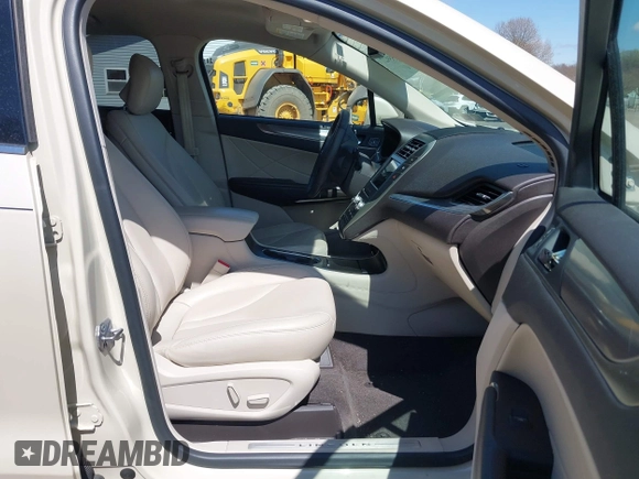 2018 Lincoln MKC Premiere with VIN 5LMCJ1C9XJUL03767, listed as a IAAI auction lot 42055927 with 39,718 mi miles and . Bid and sale history available at DreamBid. Image 5.