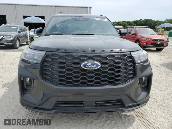 2025 Ford Explorer ST-Line with VIN 1FMUK7KH6SGA95371, listed as a Copart auction lot 57572985 with 8,833 mi miles and Salvage title. Bid and sale history available at DreamBid. Image 5.