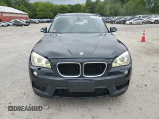 2013 BMW X1 xDrive35i z VIN WBAVM5C52DVV90853, wystawiony jako Copart lot #58028215 z przebiegiem 191 015 mil mil oraz Tytuł czysty. Historia ofert i sprzedaży dostępna na DreamBid. Obrazek 5.
