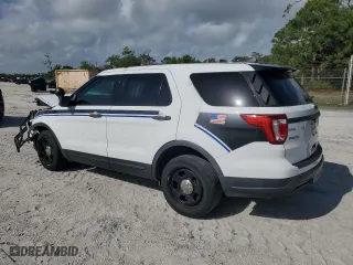 2018 Ford Police Interceptor Utility with VIN 1FM5K8AR7JGC42722, listed as a Copart auction lot 47022975 with 98,052 mi miles and Salvage Title. Bid and sale history available at carsss.com. Image 2.