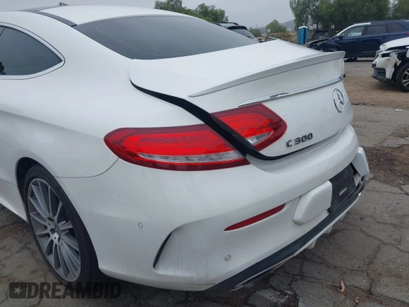2018 Mercedes-Benz C 300 with VIN WDDWJ4JB2JF660253, listed as a IAAI auction lot 42421185 with 142,828 mi miles and . Bid and sale history available at DreamBid. Image 21.