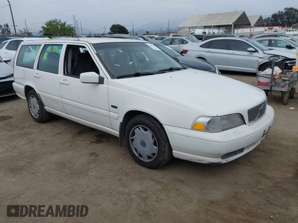 1998 Volvo V70 с VIN YV1LW5541W2350300, выставлен на аукционе IAAI как лот 42343799 с пробегом 286 071 миль миль и . История ставок и продаж доступна на DreamBid. Изображение 1.
