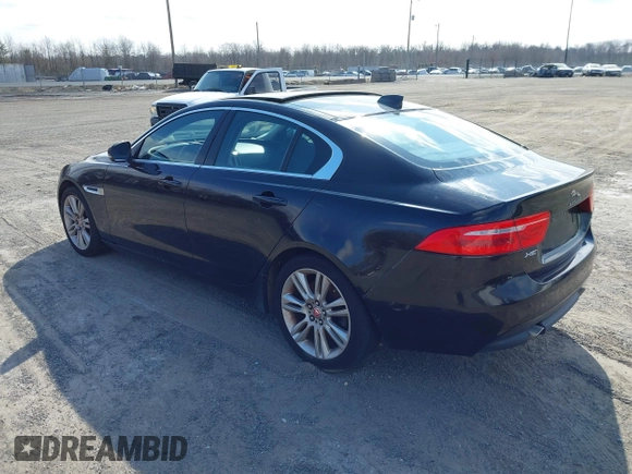 2019 Jaguar XE 25t with VIN SAJAR4FX2KCP52632, listed as a IAAI auction lot 41585317 with 1 mi miles. Bid and sale history available at carsss.com. Image 3.