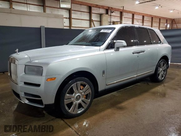 2024 Rolls-Royce Cullinan z VIN SLATV4C09RU224513, wystawiony jako Copart lot #70881884 z przebiegiem 3466 mil mil oraz Szkody całkowita. Historia ofert i sprzedaży dostępna na DreamBid. Obrazek 1.