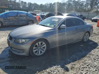 2011 BMW 3 Series 328i z VIN WBADW7C54BE726723, wystawiony jako Copart lot #48237865 z przebiegiem 215 019 mil mil oraz Szkoda całkowita • Salvage title. Historia ofert i sprzedaży dostępna na DreamBid. Obrazek 1.