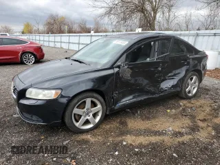 2011 Volvo S40 with VIN YV1672MSXB2547551, listed as a Copart auction lot 80115404 with 81,457 mi miles and Clean Title. Bid and sale history available at carsss.com. Image 1.