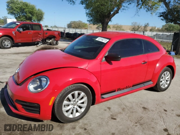 2017 Volkswagen Beetle Fleet z VIN 3VWF17AT0HM611256, wystawiony jako Copart lot #48166215 z przebiegiem 93 060 mil mil oraz Szkoda całkowita • Salvage title. Historia ofert i sprzedaży dostępna na DreamBid. Obrazek 1.