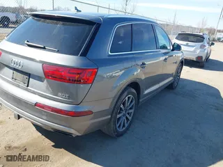 2018 Audi Q7 Premium Plus with VIN WA1LAAF70JD027840, listed as a IAAI auction lot 41695181 with 71,693 mi miles. Bid and sale history available at carsss.com. Image 4.
